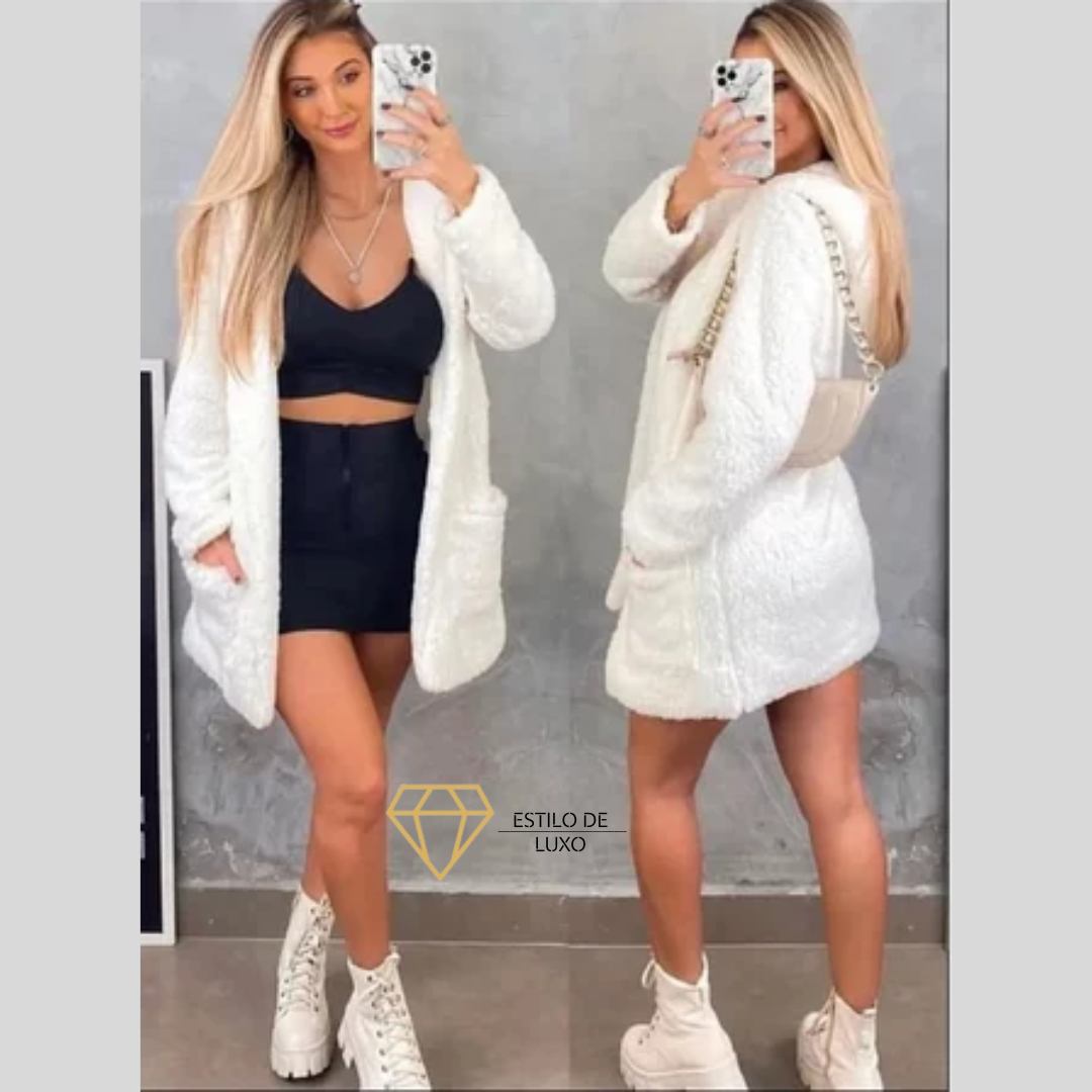 Casaco Feminino Max Teddy Peludo com Capuz e Bolso
