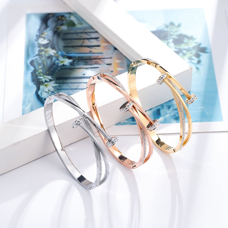 Bracelete Pulseira Feminina Folheado a Ouro 18k Prego
