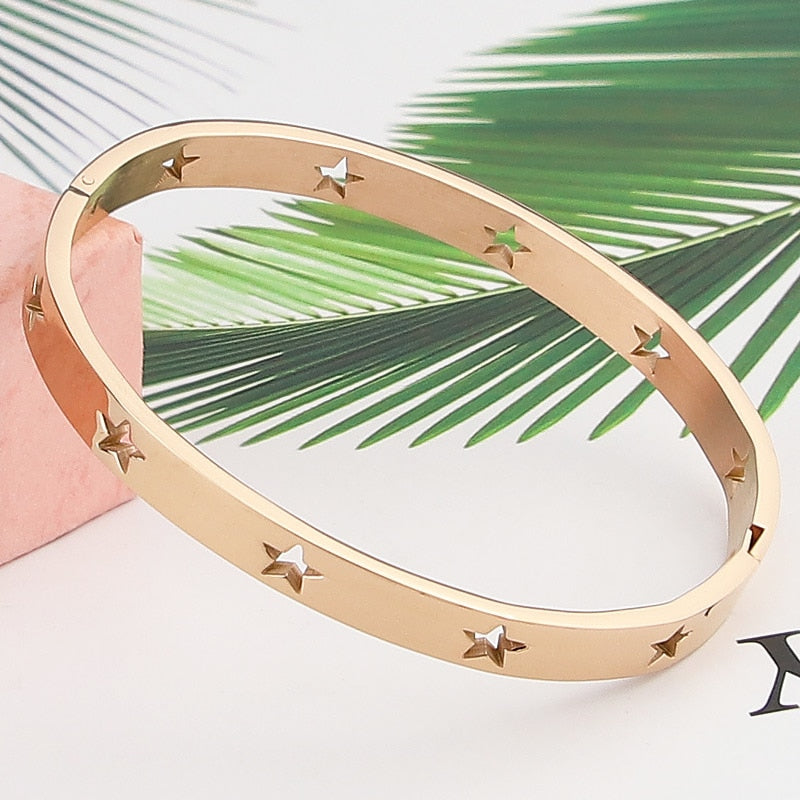 Bracelete Pulseira Feminina Estrelar Folheado a Ouro 18k